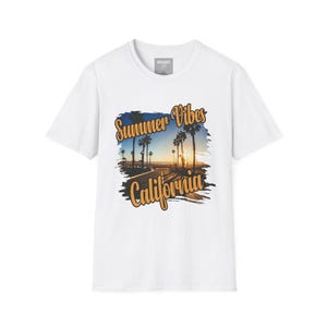 T-shirt California Summer Vibes, vêtements de plage, tenue d&#39;été, vêtements de vacances, cadeau pour un ami, amoureux de la Californie, t-shirt amateur de coucher de soleil, t-shirt de plage