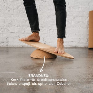 Handmade Balance Board mit Lasergravur I inkl. Korkrolle & Ständer I Ideal für Kinder und Erwachsene I Surfen, Wackelbrett, Skateboard, Holz Bild 4