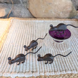 Vintage Iron Mouse Paperweight  – Long-Tailed Rustic Folk Art – 4.5&quot; x 1&quot;