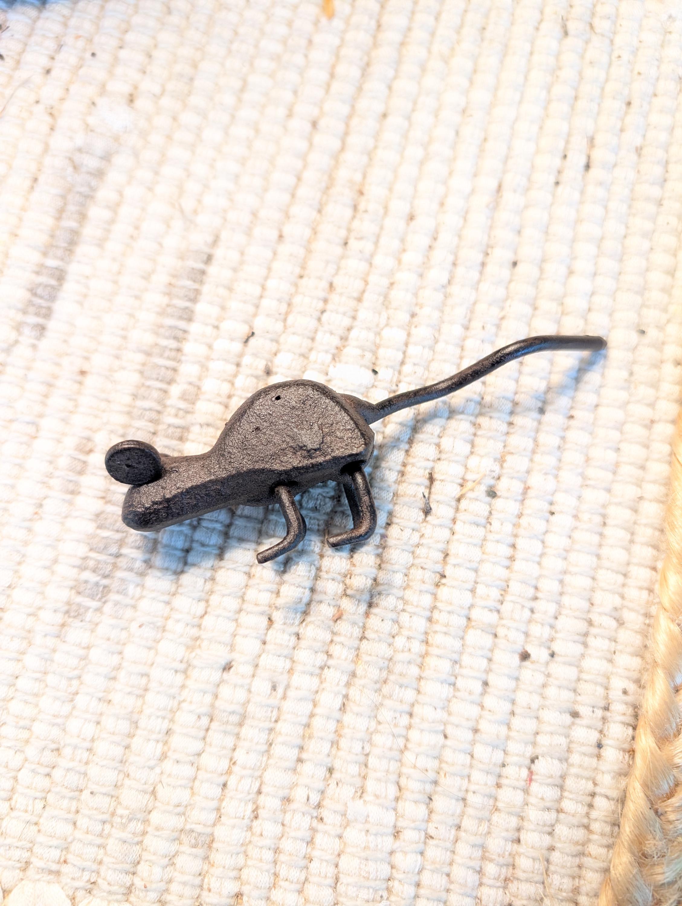 Paperweight Rustic Vintage Iron Mouse Paperweight – Long-tailed Rustic Folk Art – 4.5