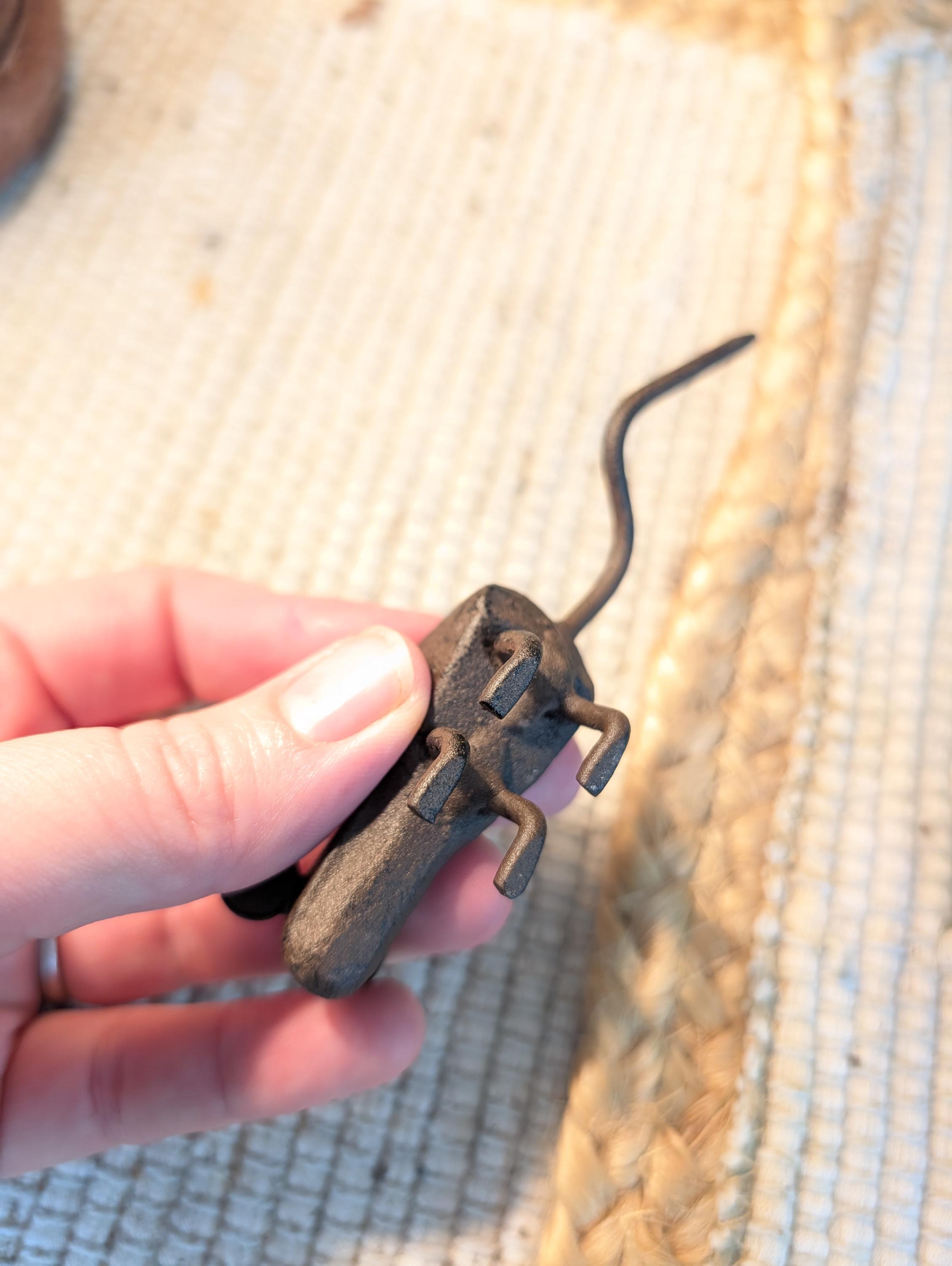 Paperweight Rustic Vintage Iron Mouse Paperweight – Long-tailed Rustic Folk Art – 4.5