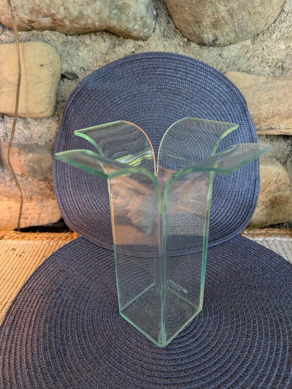 Modern Lucite Sculptural Vase – Clear Acrylic Flared Form, 8"x6.5"