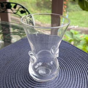 Mid-Century Modernist Steuben Signet Vase – Designed by David Hills – Signed Art Glass – 6&quot; Tall