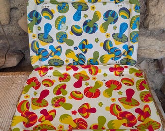 Juego de bandejas para TV con diseño de setas psicodélicas de los años 70, bandejas de desayuno metálicas plegables, decoración de cocina retro.