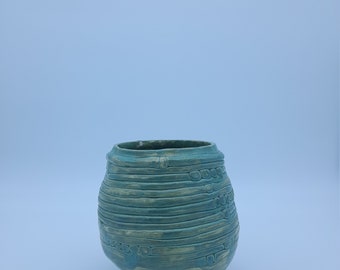 Organic vase collection "macromolecular" bronze green