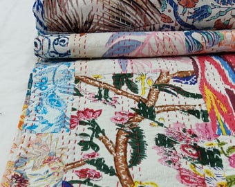 1960年代のモダンなパッチワーク、手縫いのキルティングと刺繍が施され