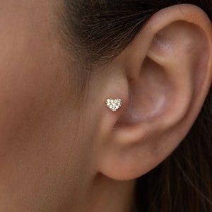 14k massief gouden diamanten hart stud piercing, hartvorm sieraden, kleine diamanten stud, gouden tragus, minimale sieraden, cadeau voor haar