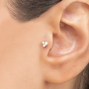 Orecchino in oro massiccio 14k con diamanti / Piercing con diamanti minuscoli / Orecchino con diamanti a fondo piatto / Diamante minimalista / Trago / Conch Stud / Piercing