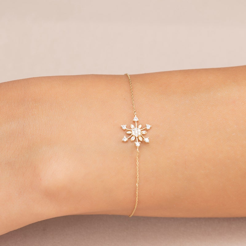 Gold Snowflake Bracelet main image 0