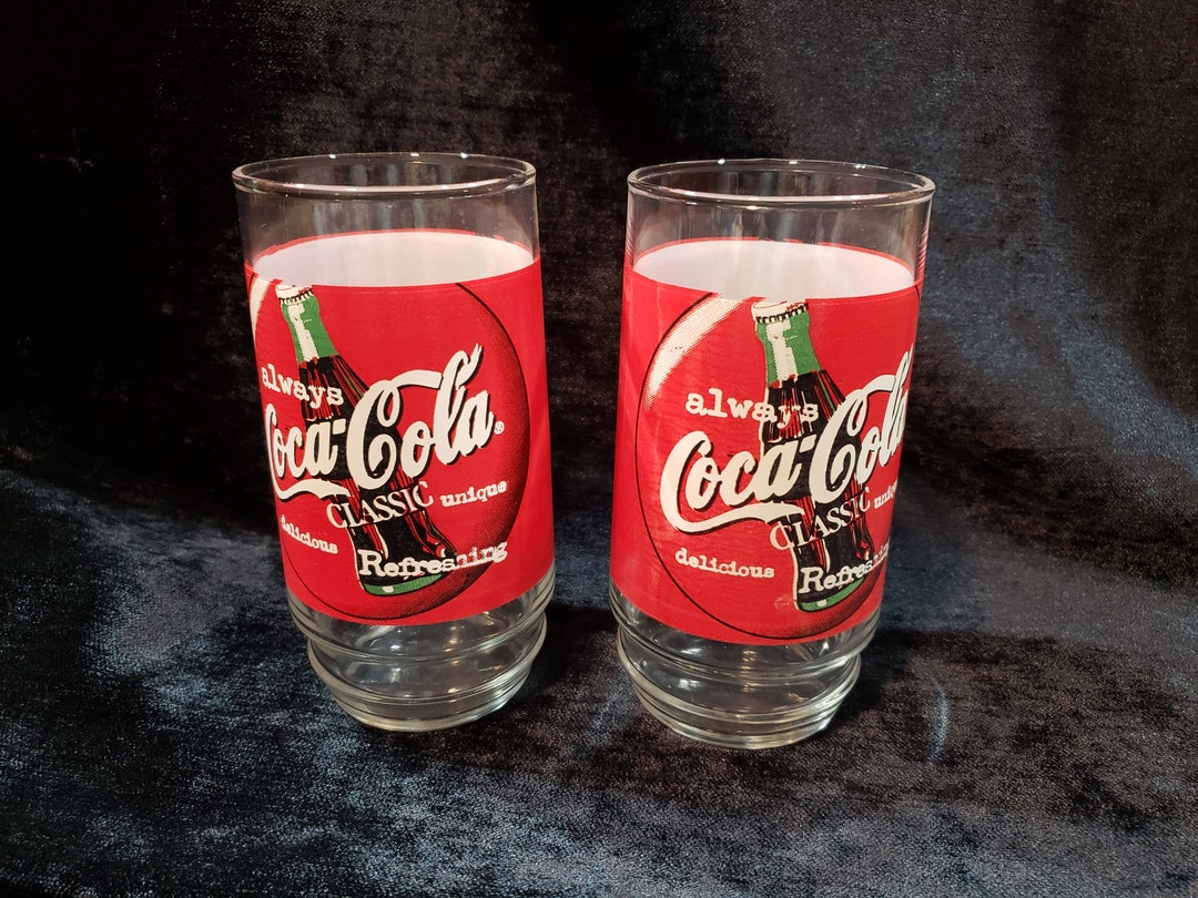1,3 millier Images et Photos de Coca cola at the beach Libres de Droits