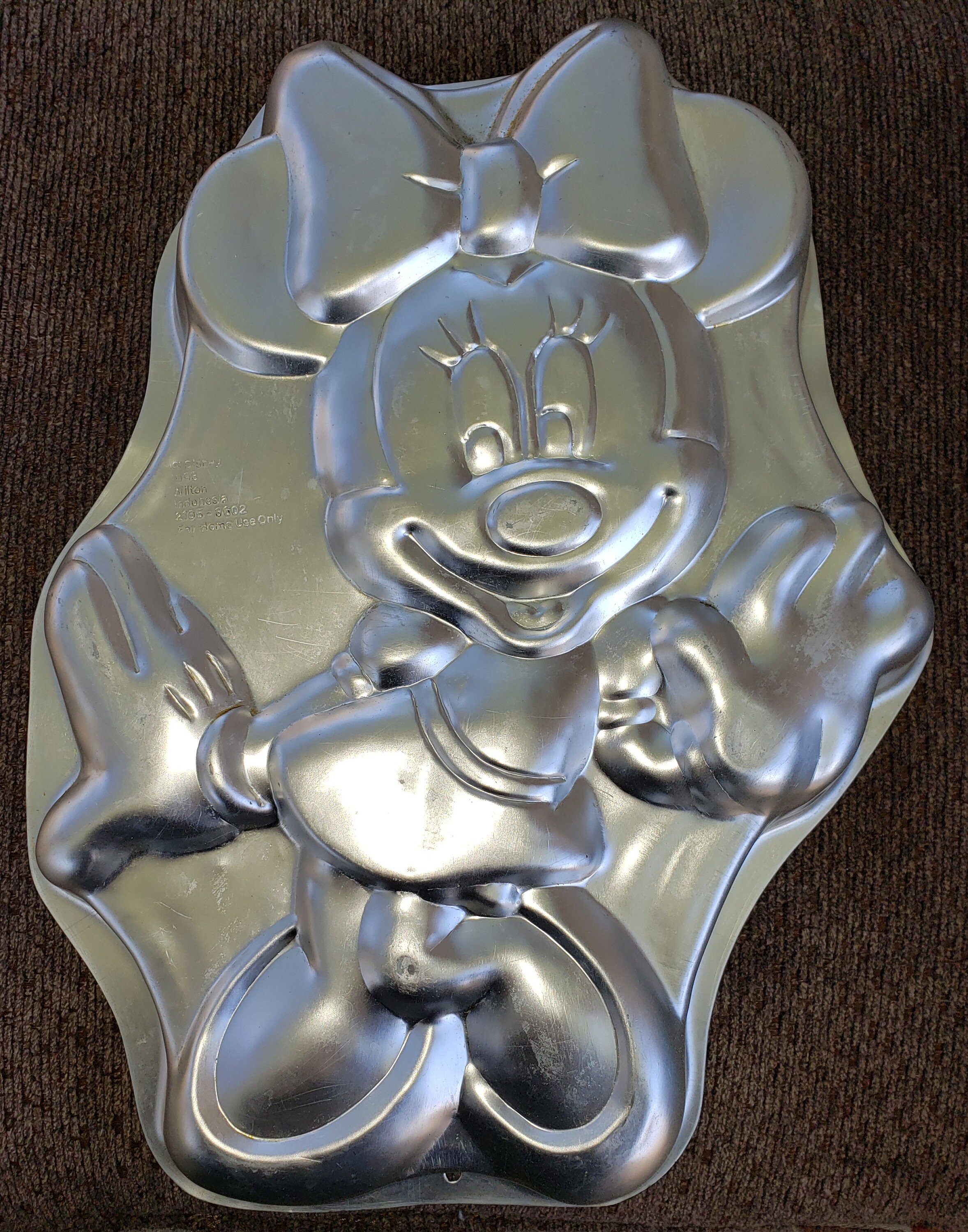 RESERVED Wilton Minnie Mouse Cake Pan #2105-3602 (1998)