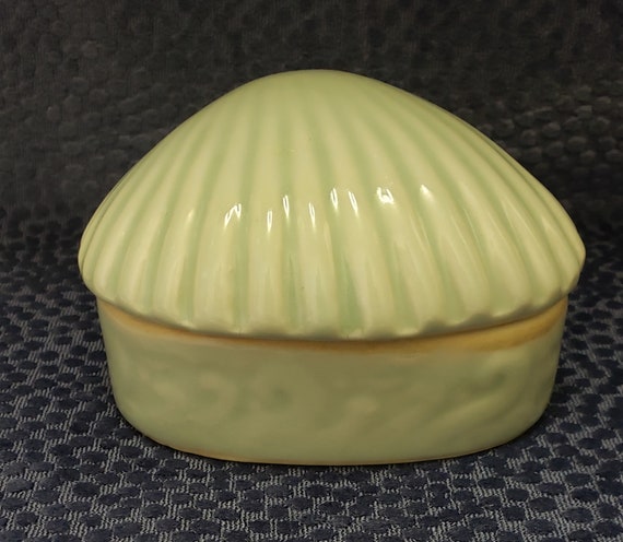 Pale Sea Green Sea Shell Ceramic Trinket Box - image 1