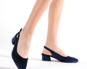 BLUE VELVET HEELS, Boho Low Block Heels, Navy Blue Bridal Heels, Velvet Wedding Flats for Bride, Dark Blue Slingback Shoes, Pointy Toe Shoe