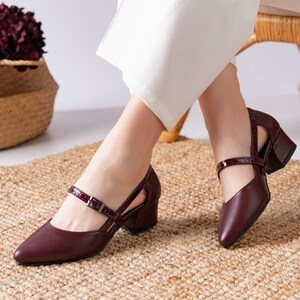 Wine colored women's dress shoes outlet