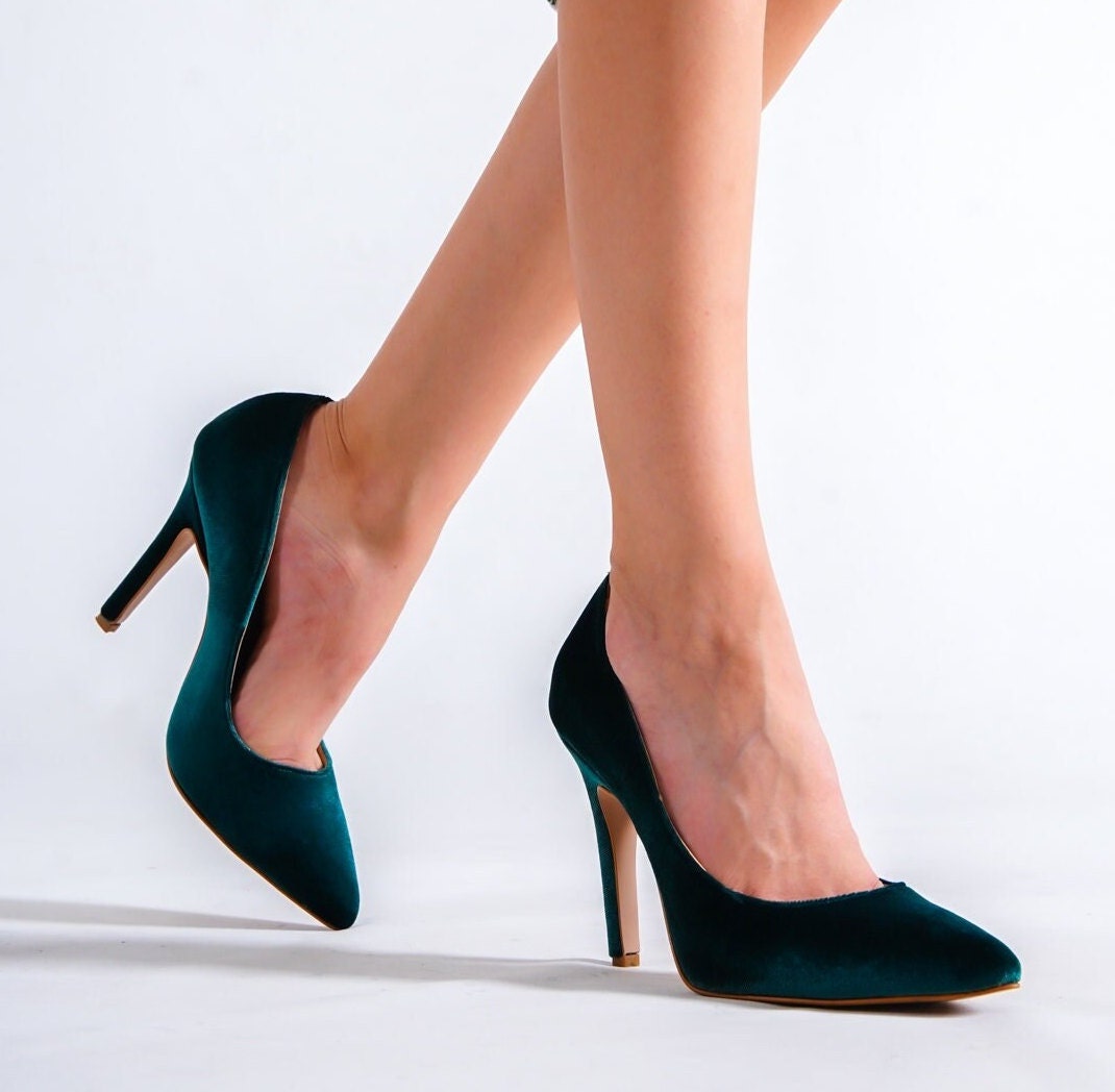 Green Suedette Block Heel Sandals New Look from NEW LOOK on 21 Buttons