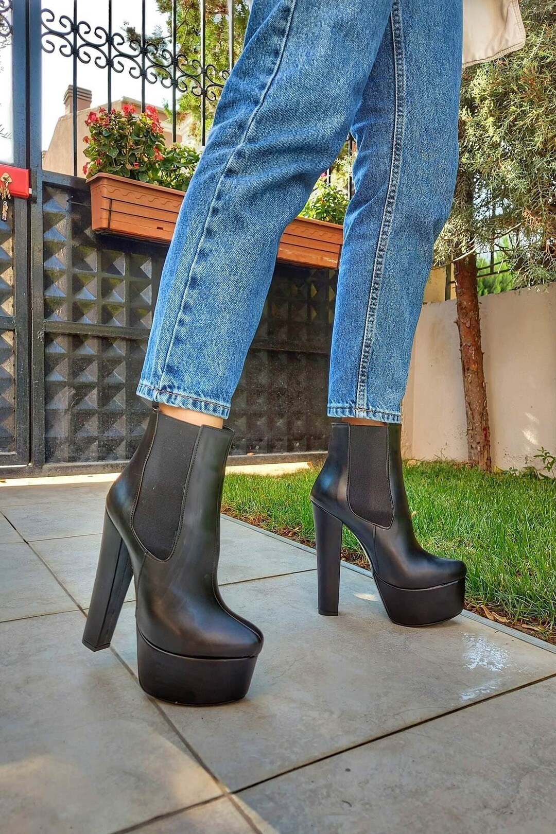 platform black boots heel