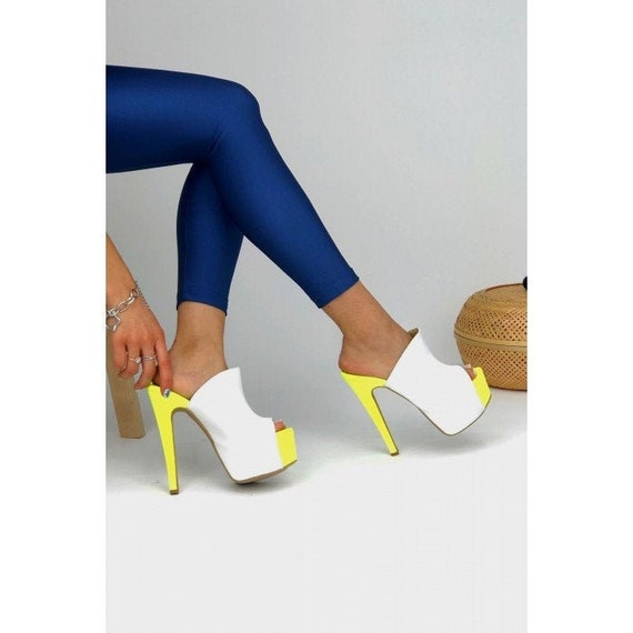 mules yellow