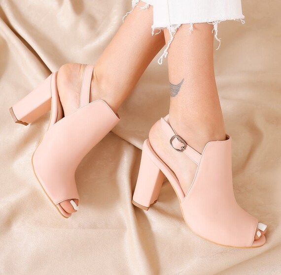 Pink ladies shop shoes heels
