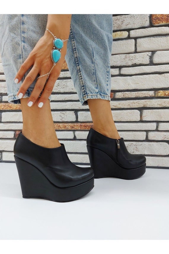 black wedge heels