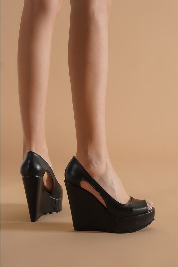 comfortable black platform heels
