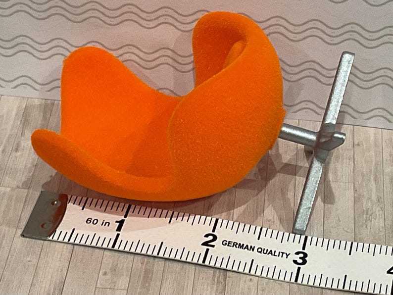 Lundby scale replica swivel egg chair 16th scale. image 6