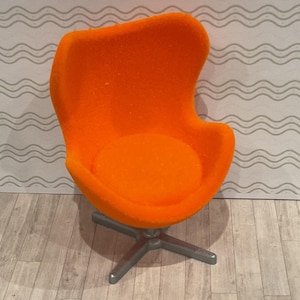 Lundby scale replica swivel egg chair 16th scale. image 8