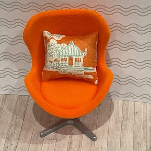 Lundby scale replica swivel egg chair 16th scale. image 7