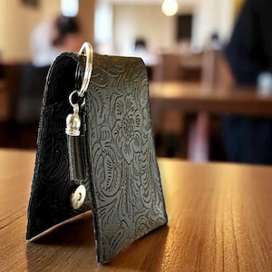 Cartera para tarjetas de piel sintética negra labrada, billetera con llavero estilo western