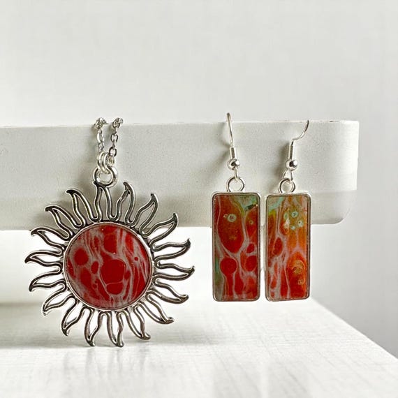 Abstract Sun Pendant Necklace Earring Set: Fluid Art Jewelry