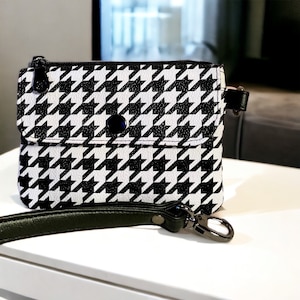 Cartera para dama con diseño de pata de gallo, minicartera de piel sintética en blanco y negro con correa para la muñeca