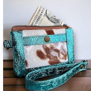 Cartera de piel de vaca sintética con diseño de identificación occidental en turquesa, cartera de muñeca con detalles en piel de vaca sintética, estilo ranchero bohemio de vaquera