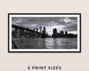 Brooklyn Bridge Wandbild, New York City im Morgengrauen (Schwarz-Weiß-Fotografie), NYC Skyline zum Ausdrucken
