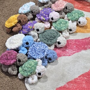 VIRKMÖNSTER, Havssköldpaddan Pebbles, Virkmönster för havssköldpadda, Virkmönster utan sömnad, Sköldpaddsleksak, Liten havssköldpadda bild 2