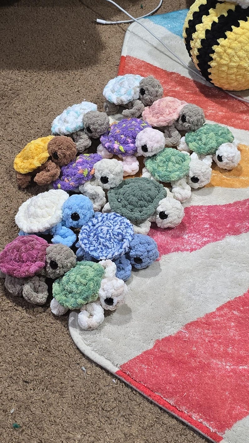 VIRKMÖNSTER, Havssköldpaddan Pebbles, Virkmönster för havssköldpadda, Virkmönster utan sömnad, Sköldpaddsleksak, Liten havssköldpadda bild 2