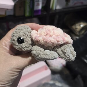 VIRKMÖNSTER, Havssköldpaddan Pebbles, Virkmönster för havssköldpadda, Virkmönster utan sömnad, Sköldpaddsleksak, Liten havssköldpadda bild 7