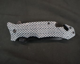 3D Carbon Fiber Textured Handle Spring Assisted Folding Pocket Knife with Belt Clip,Collector's Gift