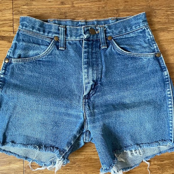 Vintage Wrangler Cut-Off High Waisted Cowboy Cut Shorts Sz 28