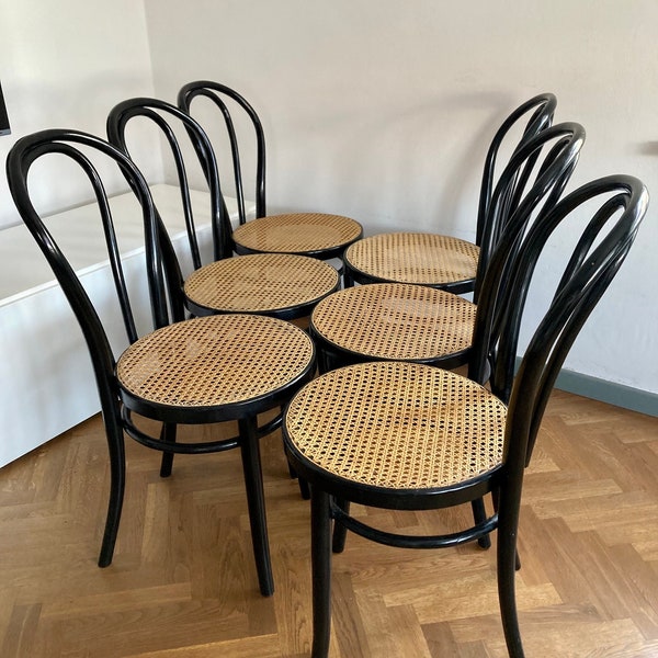 1 de 6 Sillas de comedor estilo Thonet vintage negras / Madera negra y ratán / MCM / Sillas de cafetería y bistró / Thonet N.18