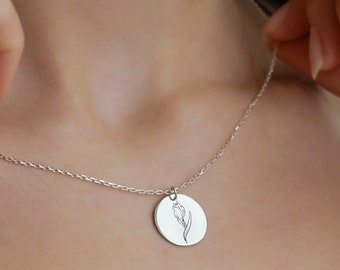 Collier tulipe, Collier signet en argent, Collier de fleurs personnalisé, Pendentif tulipe personnalisé, Collier de fleurs de naissance, Collier de fleurs sauvages Maman