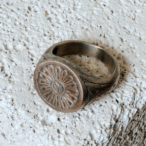 Vintage Celtic Ring Men, Viking Daisy Ring Women, Flower Signet Ring, Sunflower Engraved Silver Signet Ring , Self Gift, Gift For Boyfriend