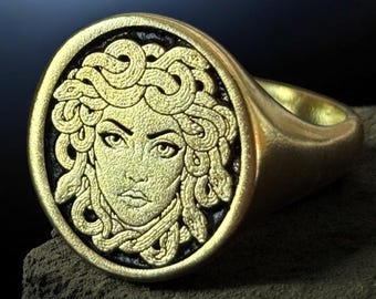 Medusa Signet Ring – Silver Greek Mythology Snake Jewelry with Serpent Goddess Design