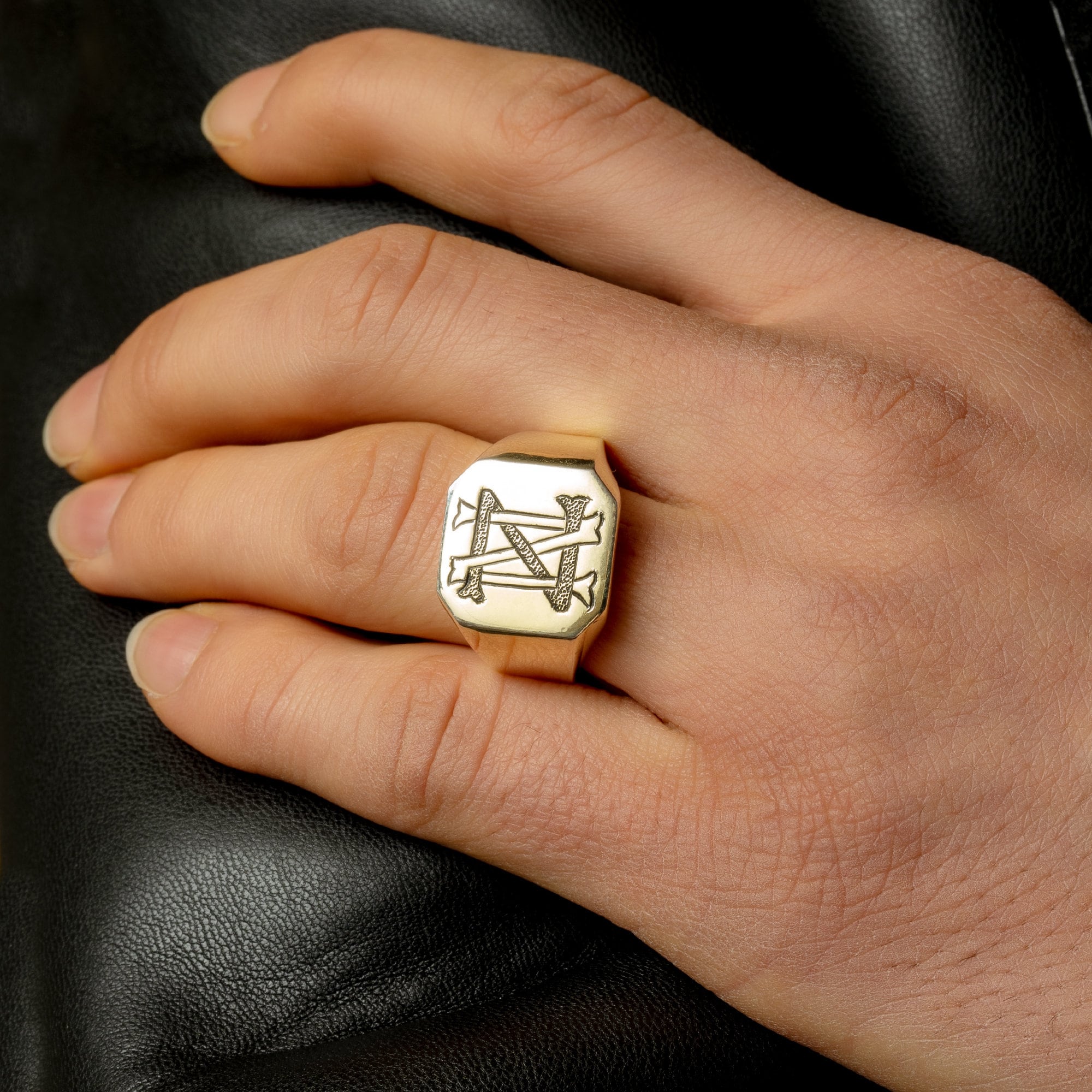 Gold Signet Ring, Personalized Engagement Ring, Engraved Men Ring, Signet Ring, Monogram Ring, Personalized Jewelry, Signet Ring, Monogram Jewelry