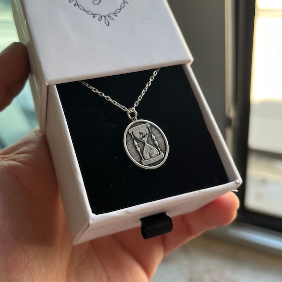 Memento Mori - Memento Vivere Necklace, Stoicism Pendant Men, Sand Watch Jewelry Women, Stoic Skull Pendant, Memember Memento Mori Jewelry