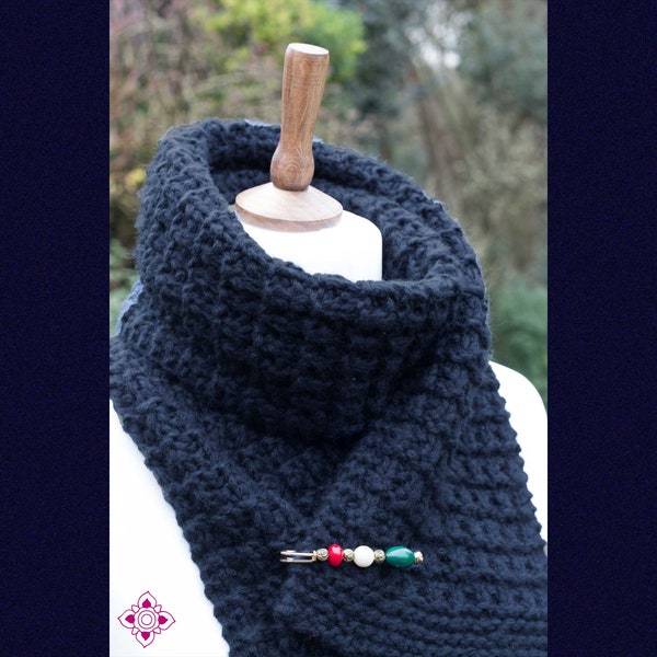 Eva Hand-Knitted Dark Blue Scarf with Pin