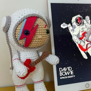 David Bowie Astronaut Amigurumi - David Bowie Crochet Amigurumi - toy for child - handmade amigurumi toy - soft toy - toddler gift