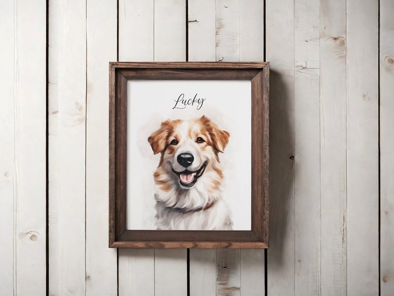 Puede incluir: Una impresi&oacute;n enmarcada de un perro con pelaje marr&oacute;n y blanco. El perro sonr&iacute;e y tiene el nombre "Lucky" escrito encima.