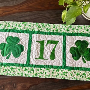 Lucky St. Patrick&#39;s Day Table Runner Pattern | Shamrock Table Runner Pattern | Instant Download PDF | St. Patty&#39;s Day Runner Pattern
