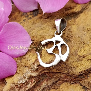 Ciondolo in argento sterling 925/Ciondolo simbolo Om/Collana Aum sacra/Collana con ciondolo simbolo Om in argento/Regalo per amanti dello yoga/Ciondolo Om in argento