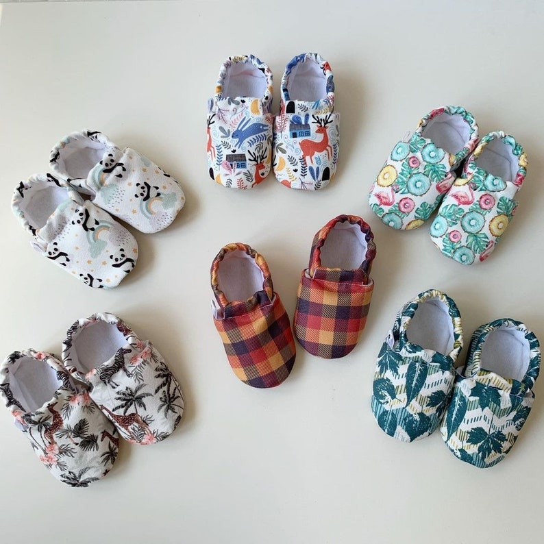 Easy Wear Baby Shoes Soft Soled Baby Moccasins Soft Soled Baby Slippers Booties for Newborn Babies and Toddlers