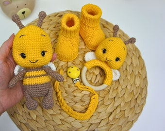 Bee Baby gift set Honey bee crochet toy,rattle with wooden ring,pacifier clip,baby booties Neutral gift box for gender party or baby shower